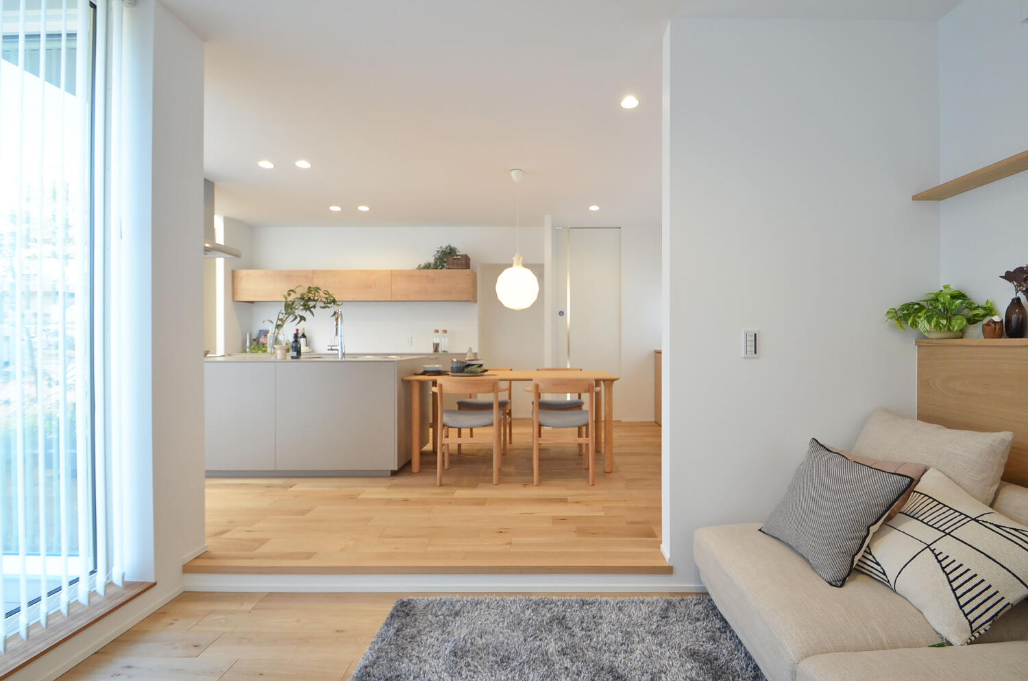 「窓」を中心とした1階LDK