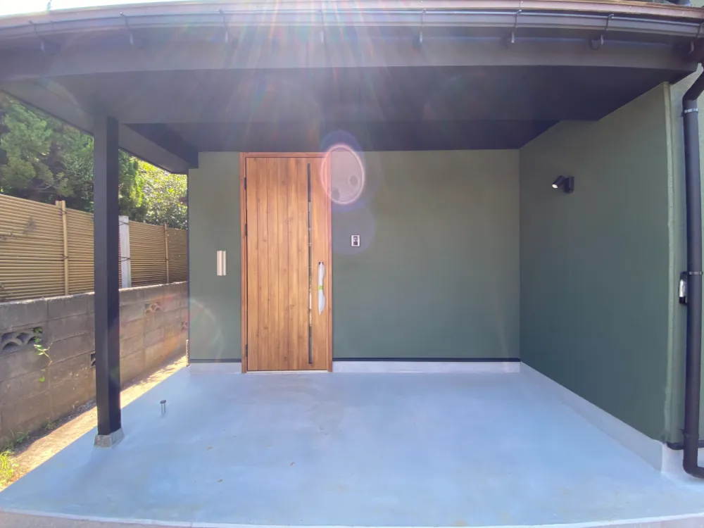 光と木が調和する、上質なリノベーション住宅。