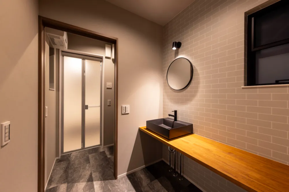 木の温もりが映える、上質なシンプル空間。