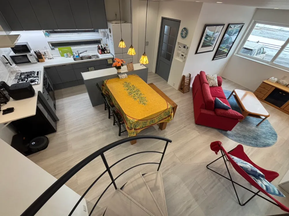 色とデザインを楽しむ、海外ライクなLDK。