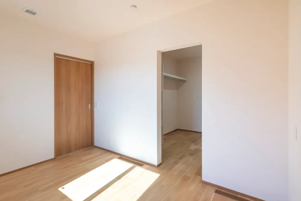 部屋に繋がったウオーキングクローゼット