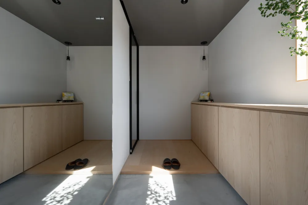 ハレの間と招き屋根の家
