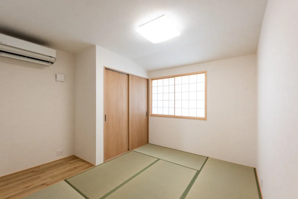 光と緑を愉しむ、和を取り入れた平屋の住まい