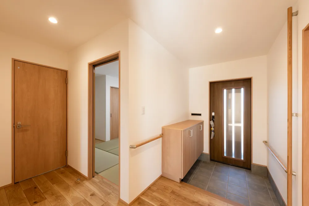 光と緑を愉しむ、和を取り入れた平屋の住まい