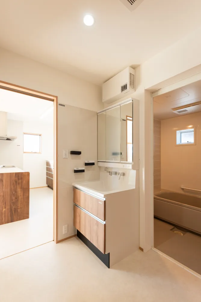 光と緑を愉しむ、和を取り入れた平屋の住まい