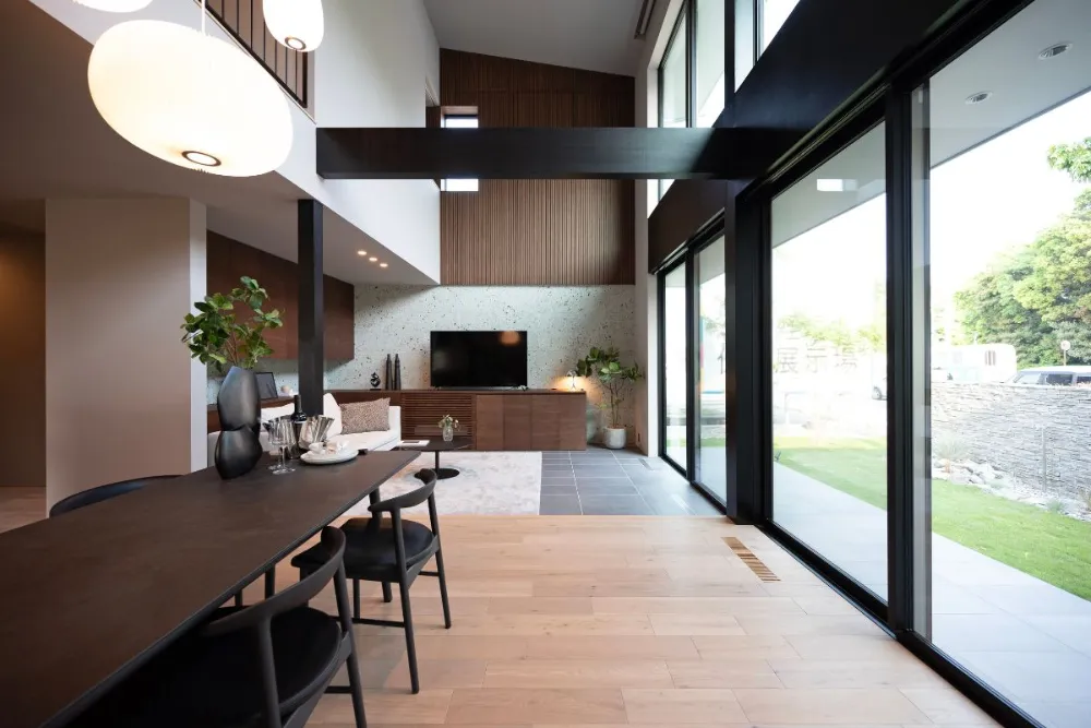 高級感と柔らかさを感じられるインテリア