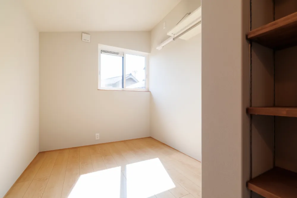 木の香りと薪ストーブに包まれる理想の平屋