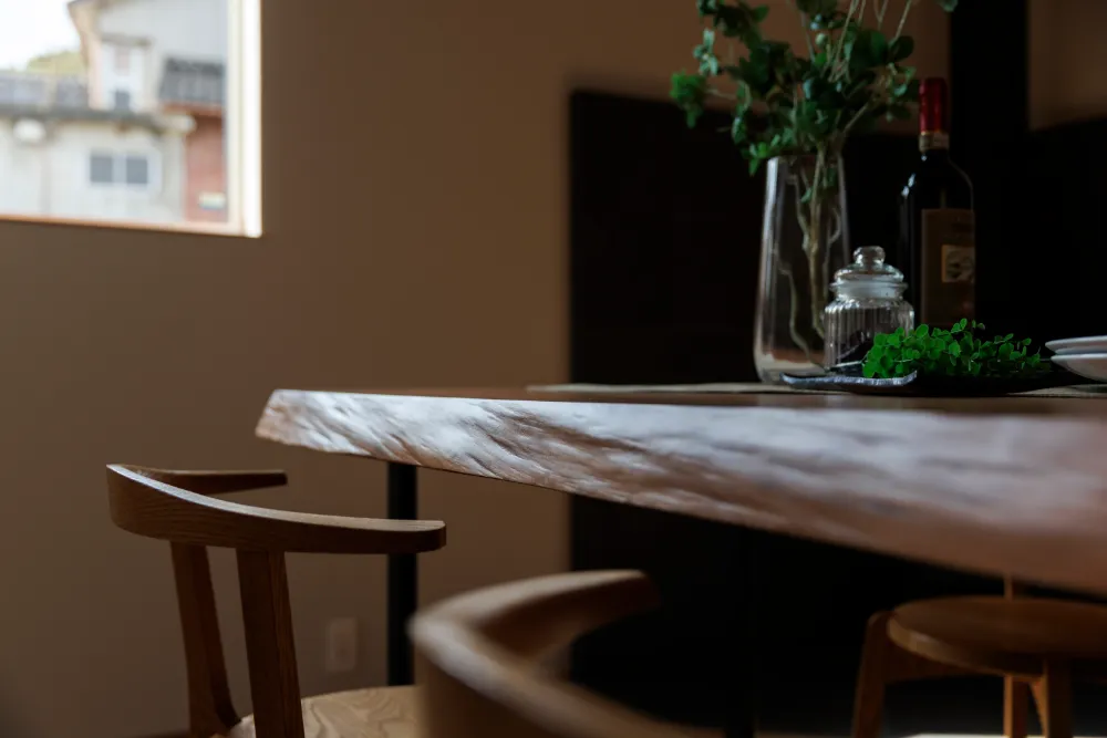 木の香りと薪ストーブに包まれる理想の平屋