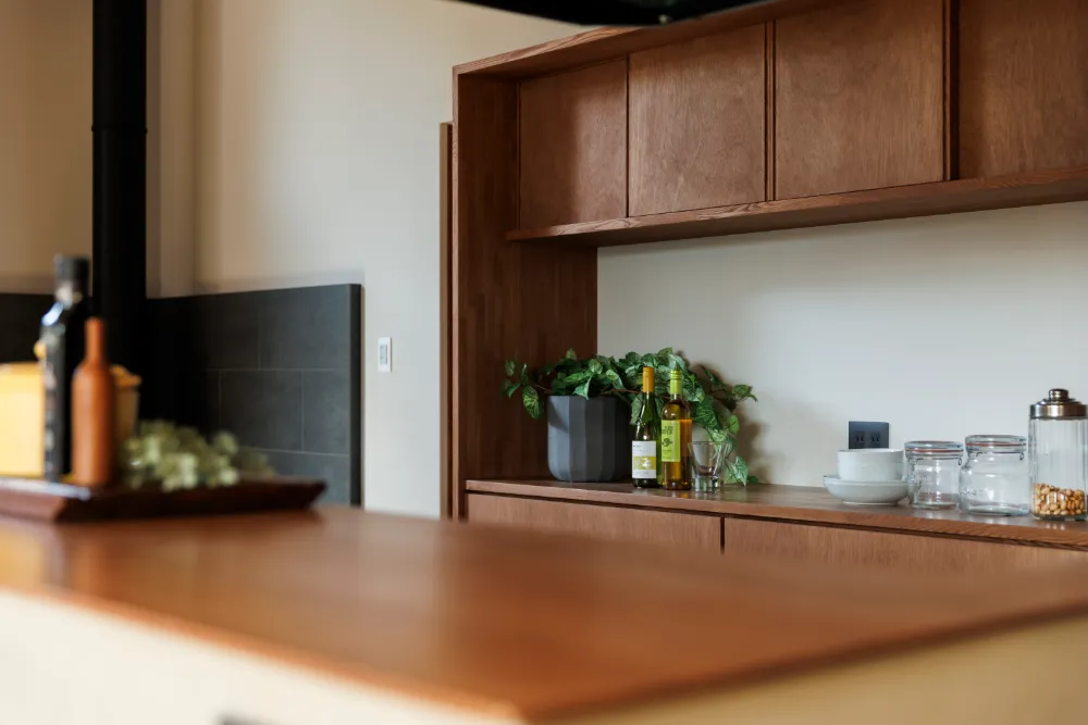 木の香りと薪ストーブに包まれる理想の平屋