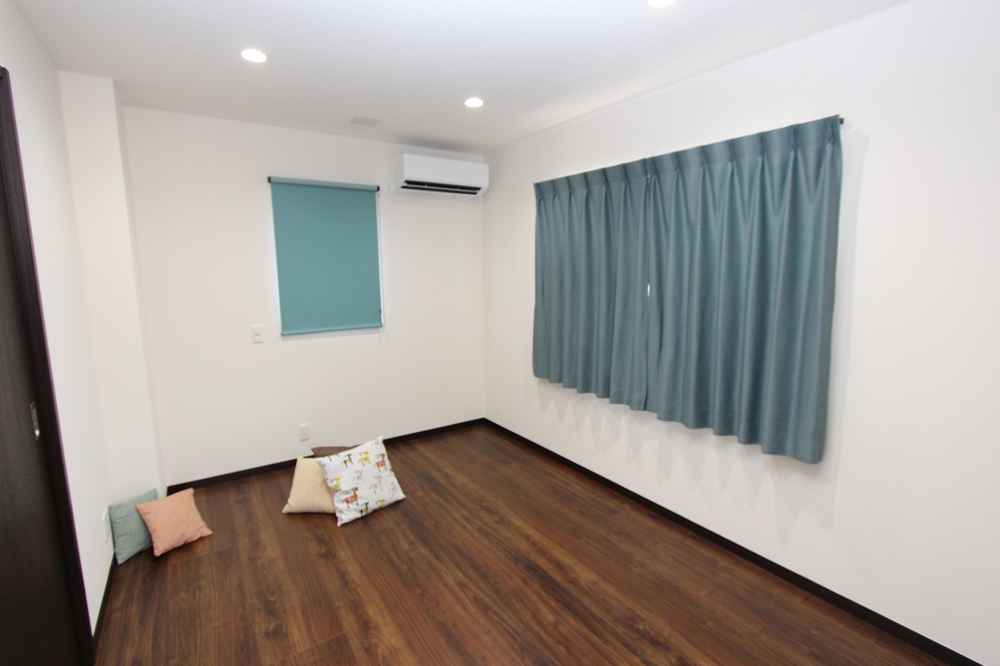 アトリエと猫部屋のあるお家