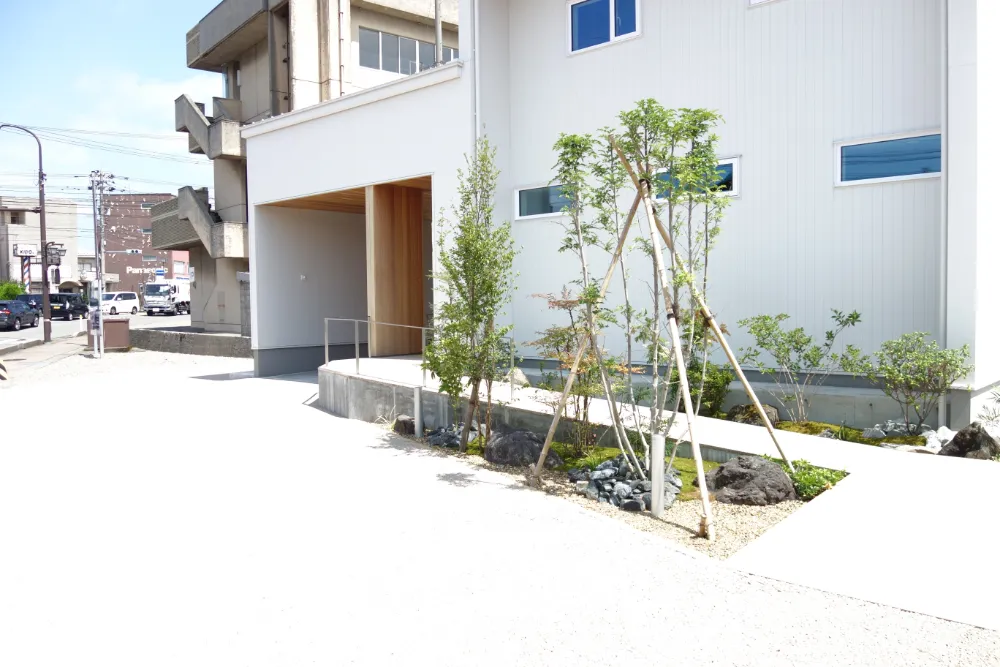 季節を通り抜ける「緑の動線」