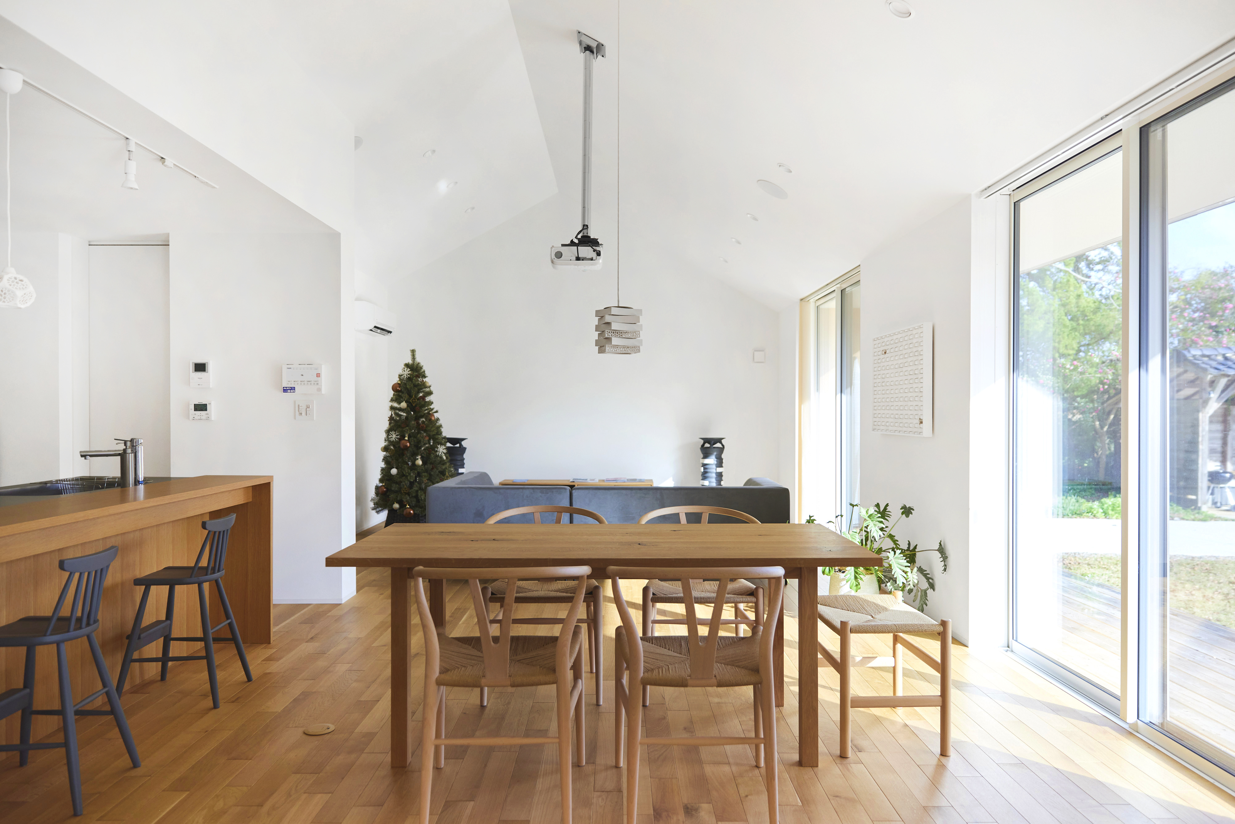 プロジェクターで映像を楽しむ