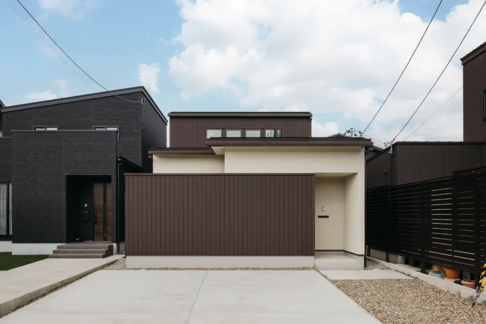 好きを重ねる、シンプルな暮らしの住まい ／ イシダ住建