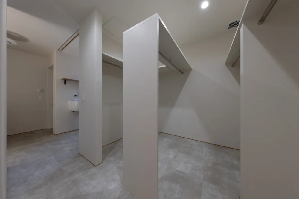 集居に佇むのびやかな平屋 ／ イシダ住建