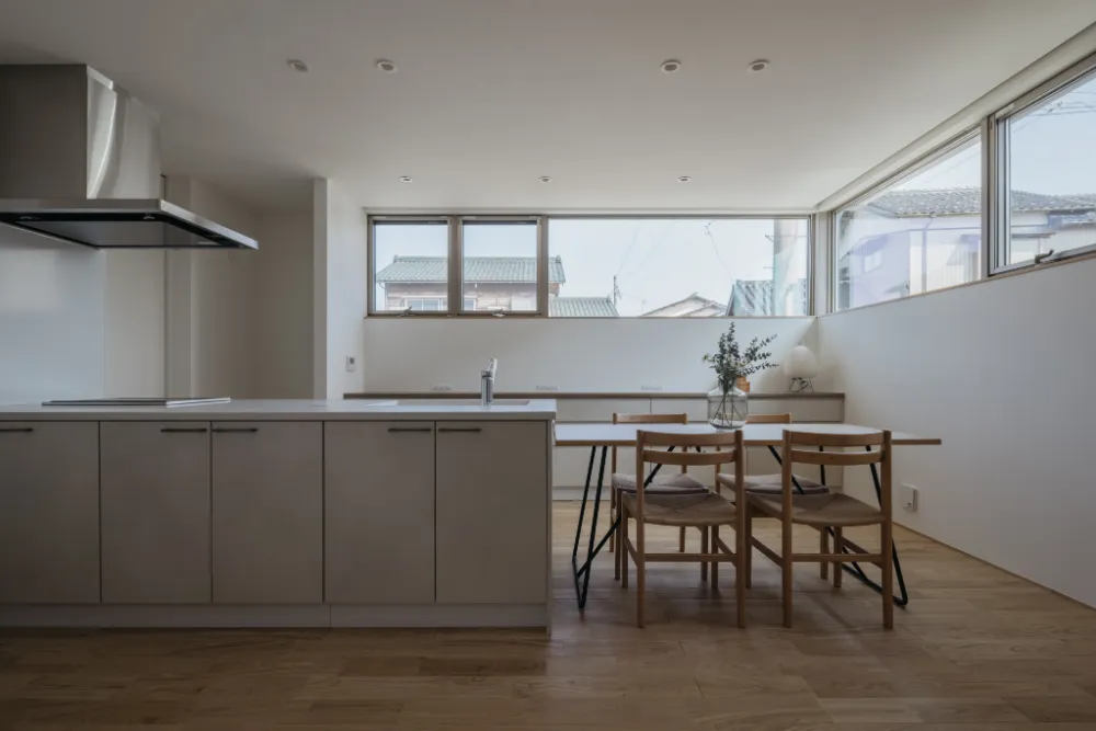 三世帯で暮らす平屋の住まい ／ イシダ住建
