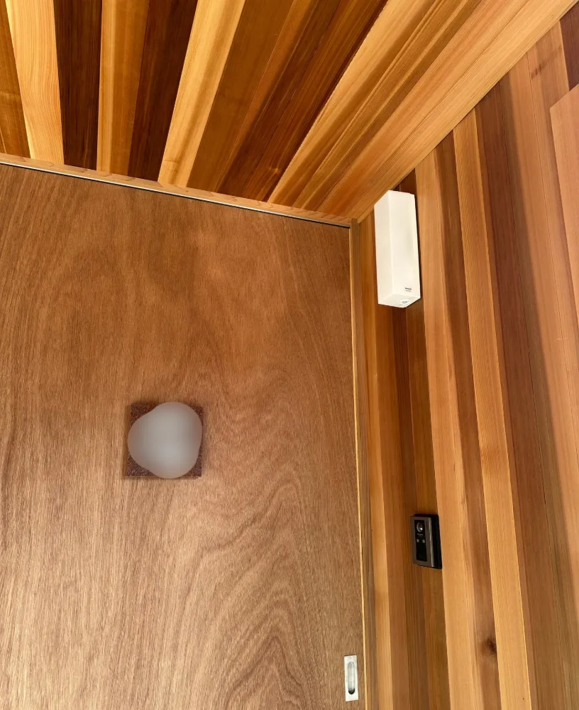 自然素材が迎える、玄関リフォーム