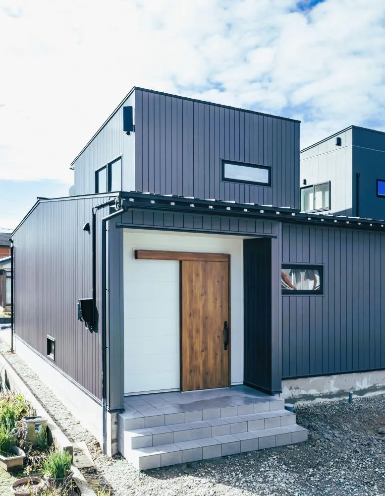 吹き抜けのある 猫と暮らす家