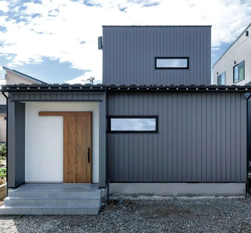 吹き抜けのある 猫と暮らす家