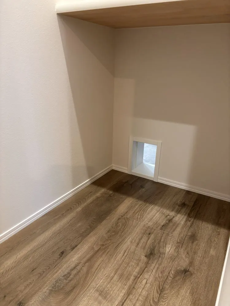 吹き抜けのある 猫と暮らす家