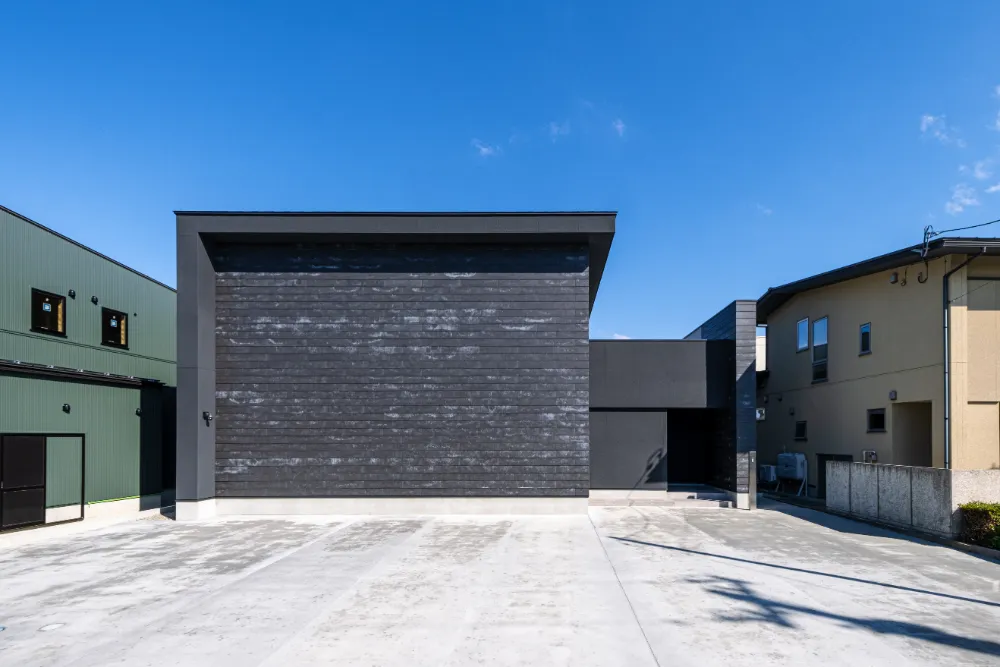 リビングと繋がるプライベートテラス