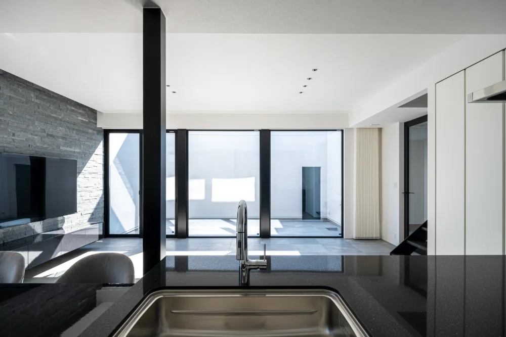 リビングと繋がるプライベートテラス