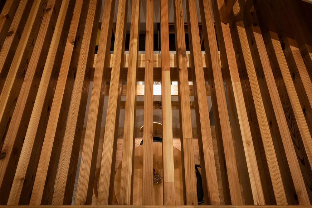 「歩ける吹き抜け」が生む、遊びと余白