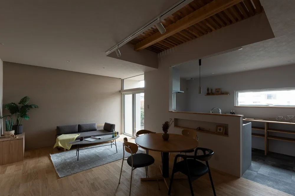 WORKS vol.9 歩ける吹き抜けが空間を繋ぐ家