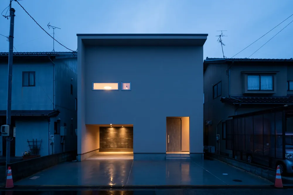 外と中をつなぐインナーガレージ