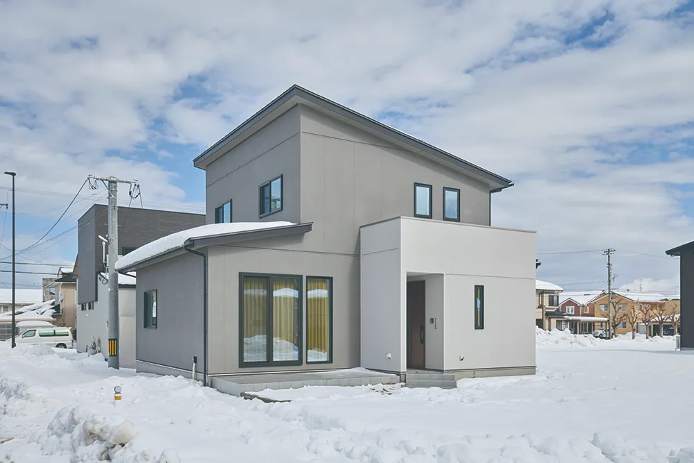35坪ナチュラルモダンの家　テラスと繋がる開放感と、趣味を愉しむ書斎のある住まい
