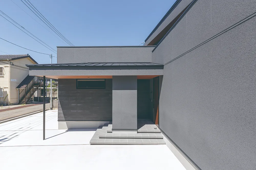 ホテルライク×グレイッシュ　細部までこだわったホテルライクな二世帯