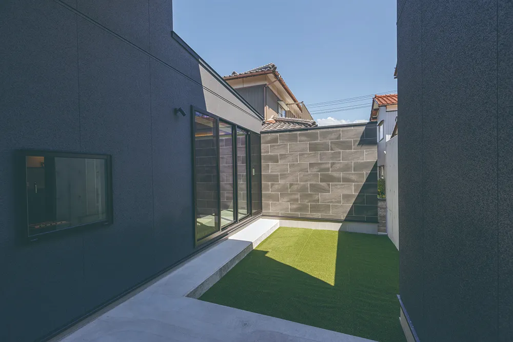 ホテルライク×グレイッシュ　細部までこだわったホテルライクな二世帯