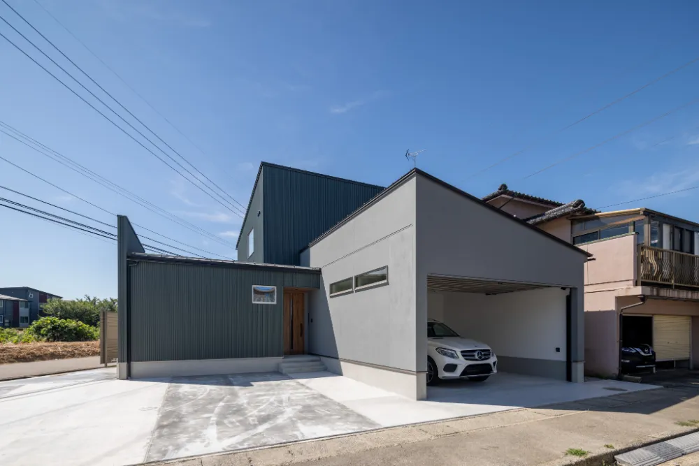 1階でととのう　インナーガレージの家