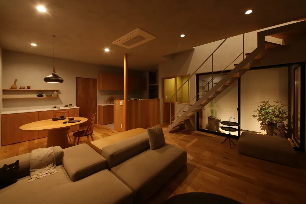 夜のインナーテラス