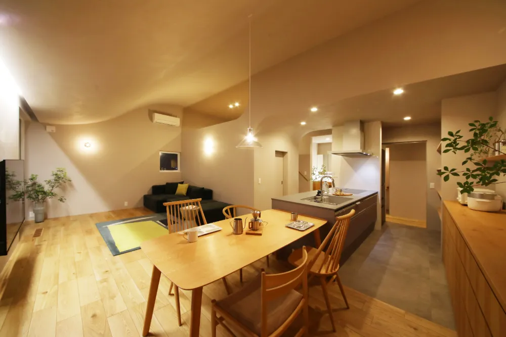 カーブがつくる、心ほどける平屋　／　zuiun