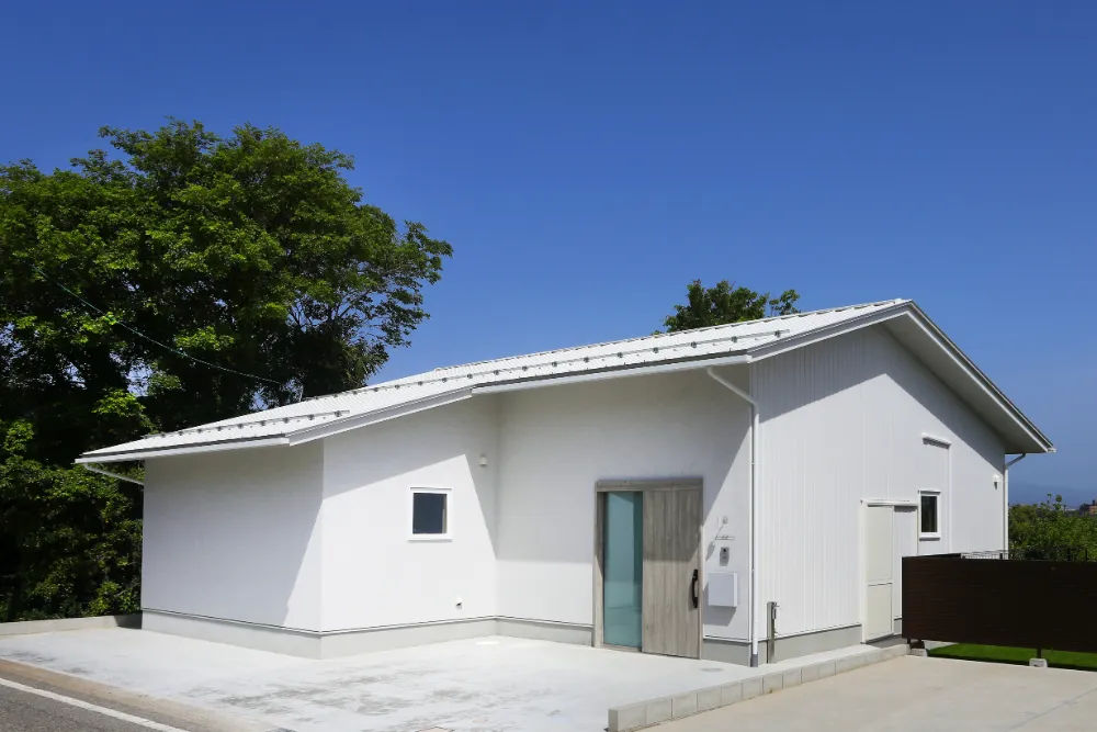 カーブがつくる、心ほどける平屋　／　zuiun