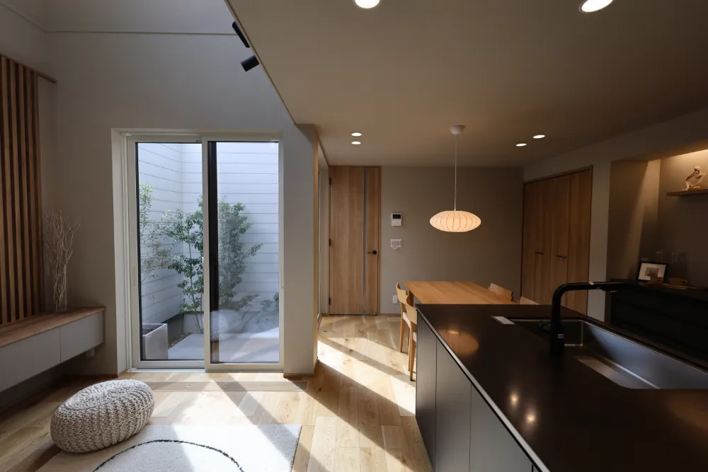 外とひと続きになる【プライベートテラスリビング】