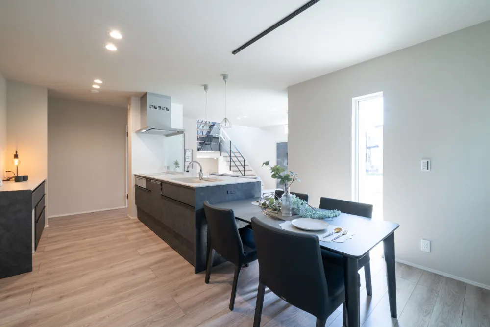 家族の距離を縮める【キッチン×ダイニング一体設計】