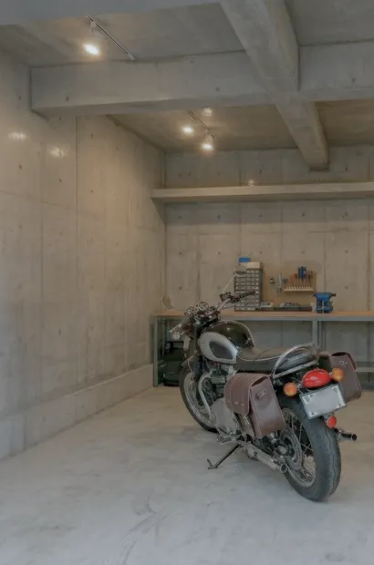 バイクガレージ