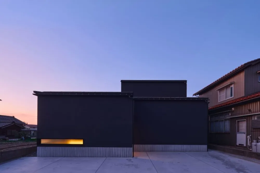 【極上のアーバンモダンスタイル －グレートーンの無機質空間－】