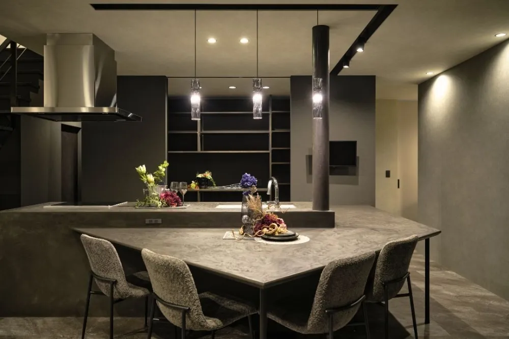 ダイニングテーブル