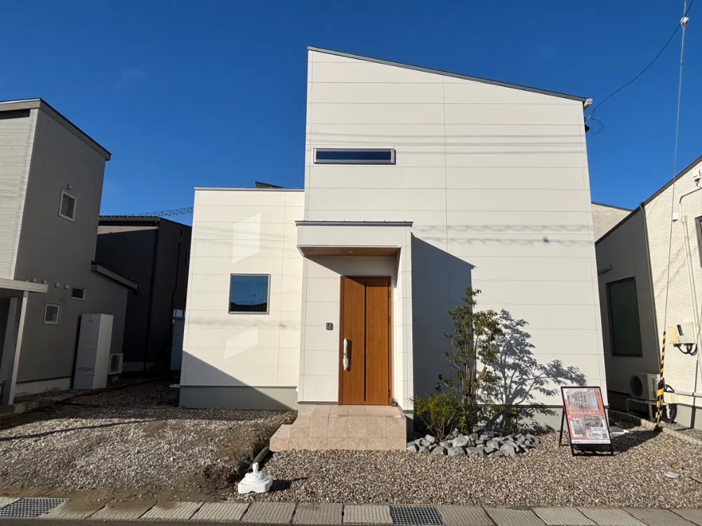 金沢市千木町 ～木の温もりにつつまれるNatural Colorの家～