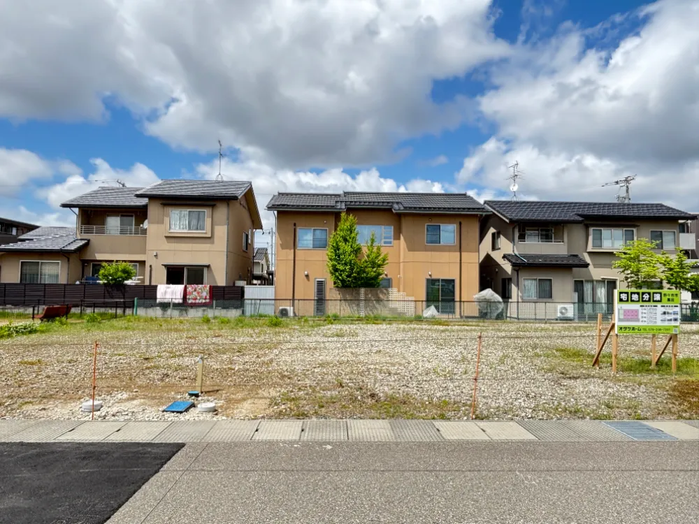 land image 1
