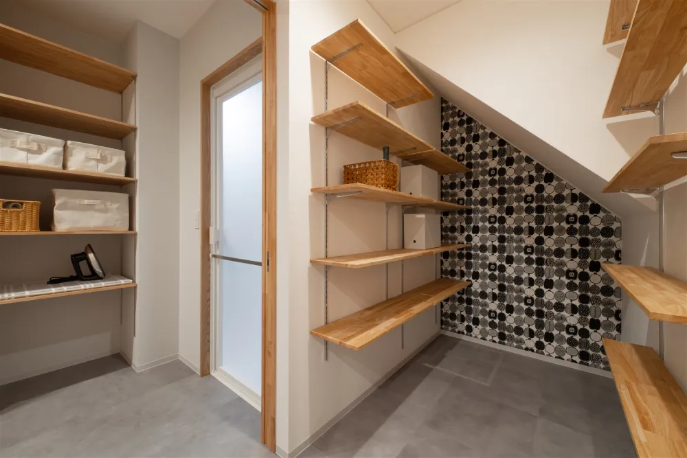 水廻りに繋がったパントリー