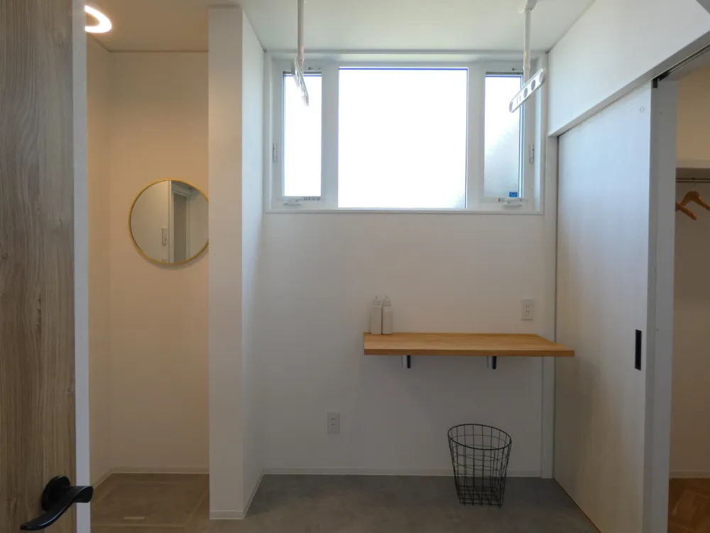 化粧梁と丸柱が彩る、心地よさが広がるお家