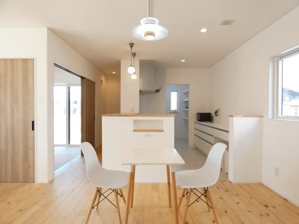 収納たっぷり、団らんも自分時間も大切にできるお家