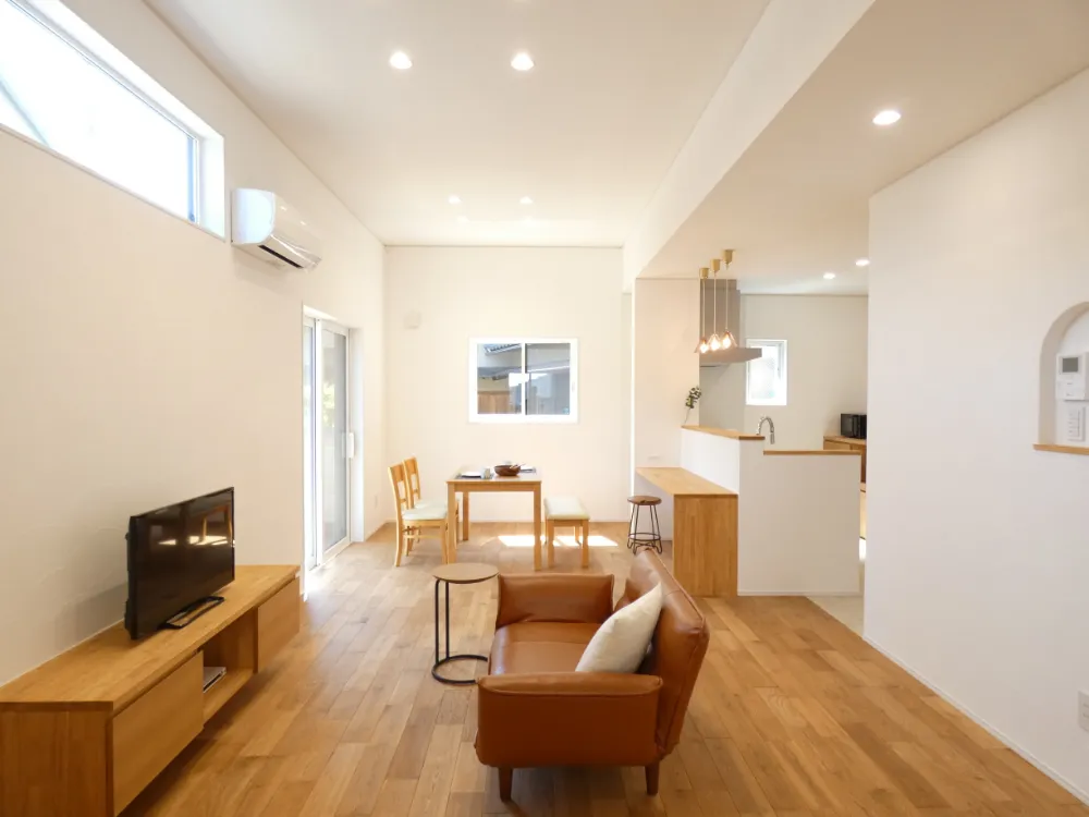 自然光と天然木のやさしさに包まれる、くつろぎのお家