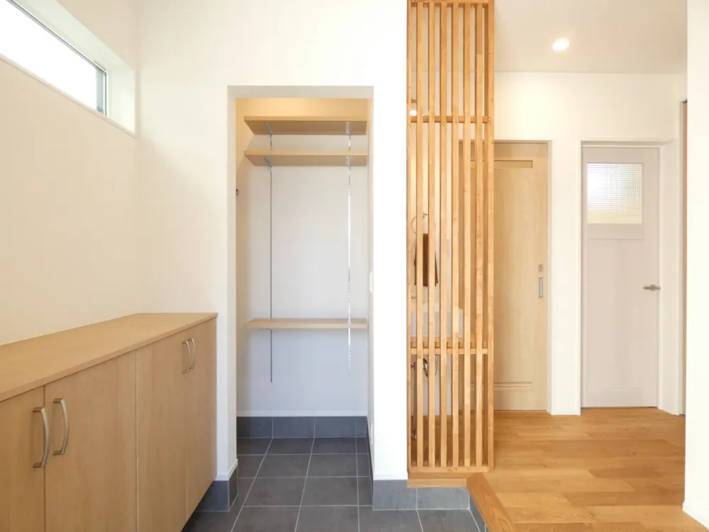 自然光と天然木のやさしさに包まれる、くつろぎのお家