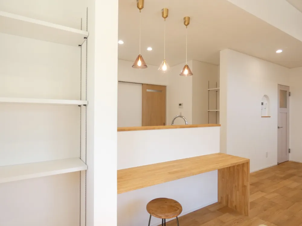 自然光と天然木のやさしさに包まれる、くつろぎのお家