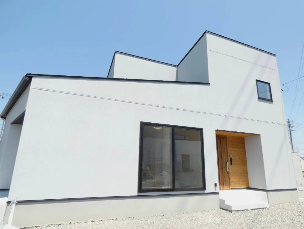 収納たっぷり、団らんも自分時間も大切にできるお家