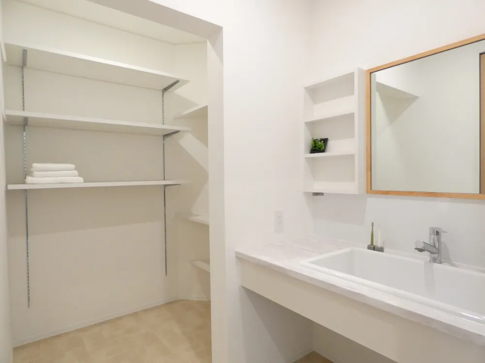 自然光と天然木のやさしさに包まれる、くつろぎのお家